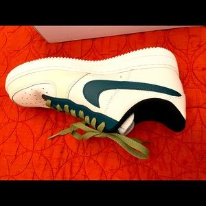 Nike Air Force One: Forrest Green Swoop